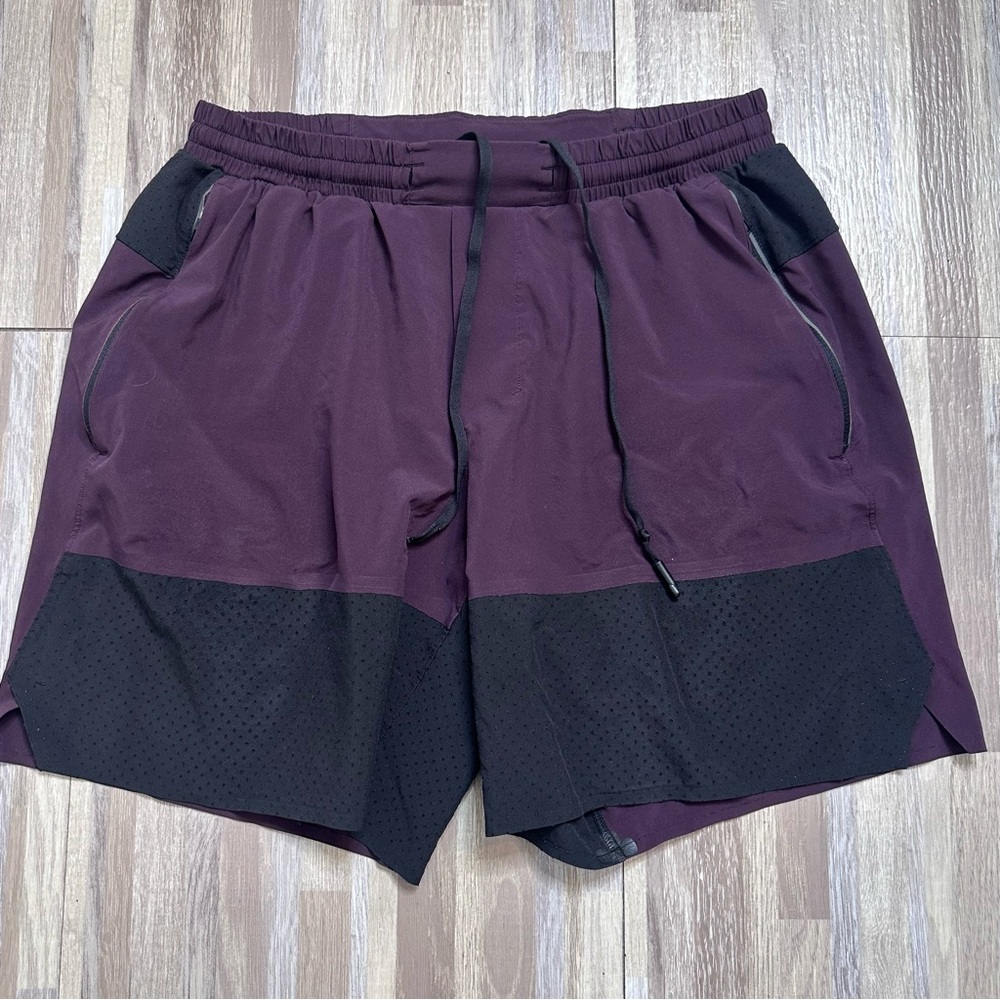 Lululemon Switch Up Short 7"  Black Cherry / Black Men’s Size Medium